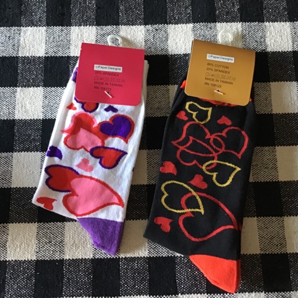 NWT 2 Pair HWA YU Women and Men I ❤️ YOU DAD & I ❤️ YOU MOM Crew Socks One Size - Picture 2 of 2